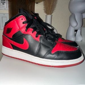 Air Jordan’s 6.5 youth